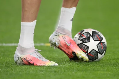 cr7 botas.webp